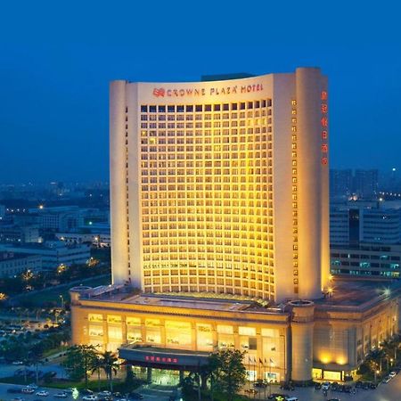 Crowne Plaza Zhanjiang Kang Yi, an IHG Hotel Bagian luar foto