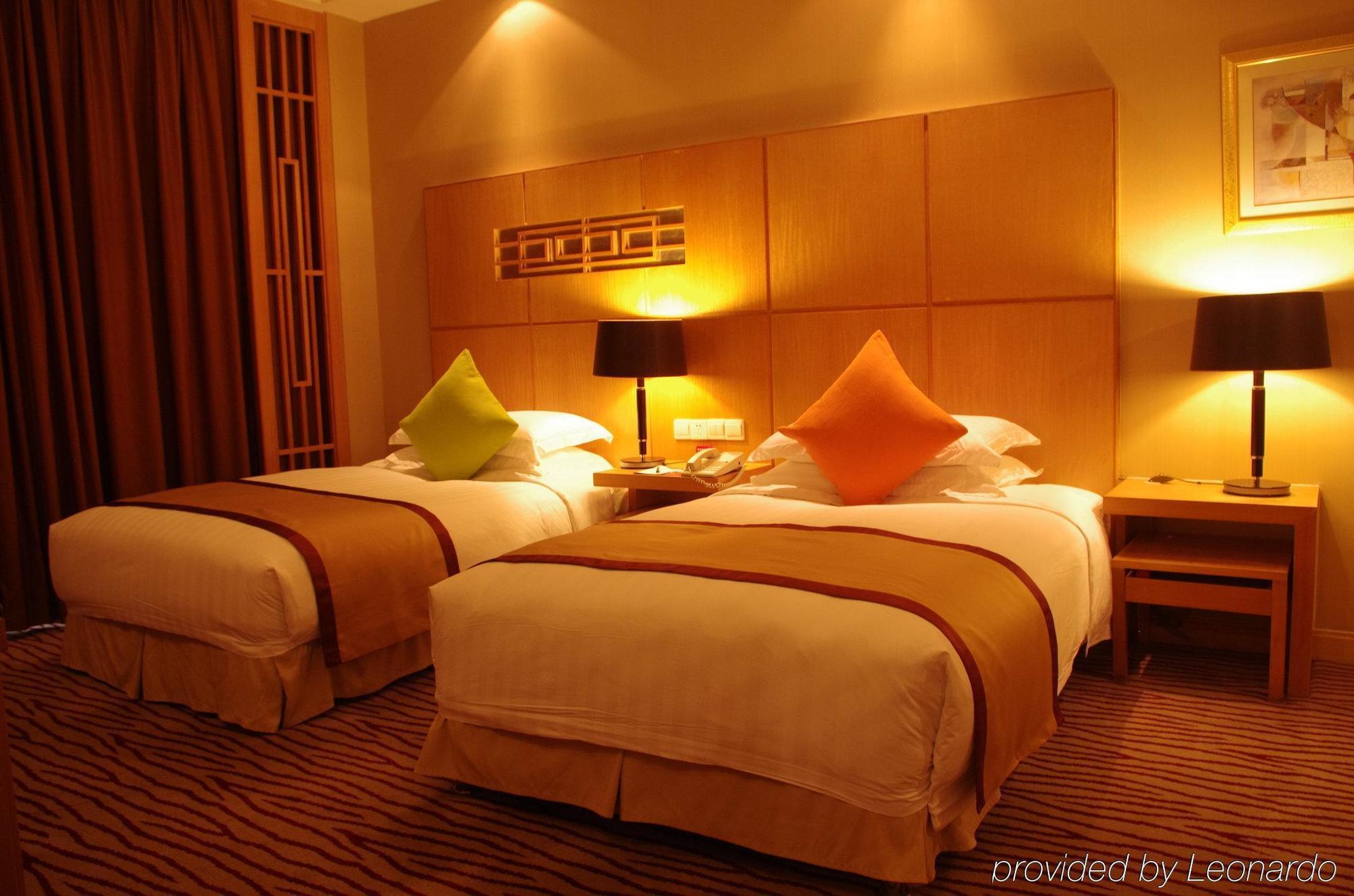 Crowne Plaza Zhanjiang Kang Yi, an IHG Hotel Bagian luar foto