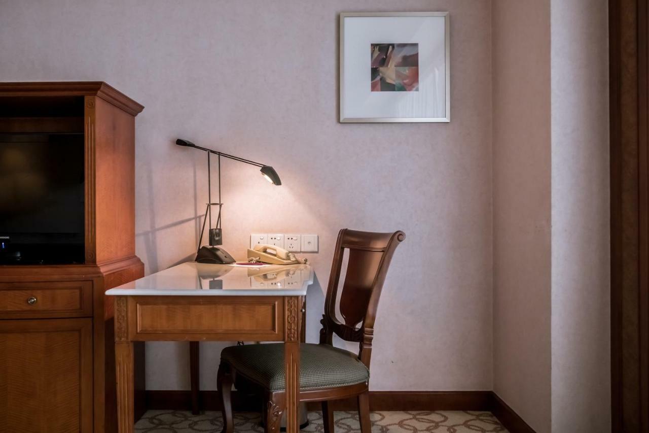 Crowne Plaza Zhanjiang Kang Yi, an IHG Hotel Bagian luar foto