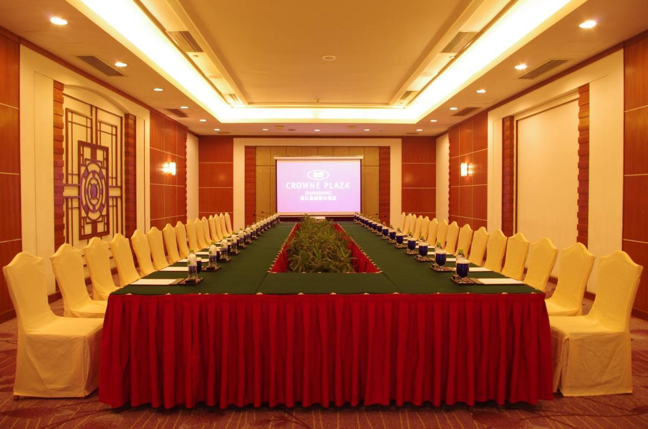 Crowne Plaza Zhanjiang Kang Yi, an IHG Hotel Bagian luar foto