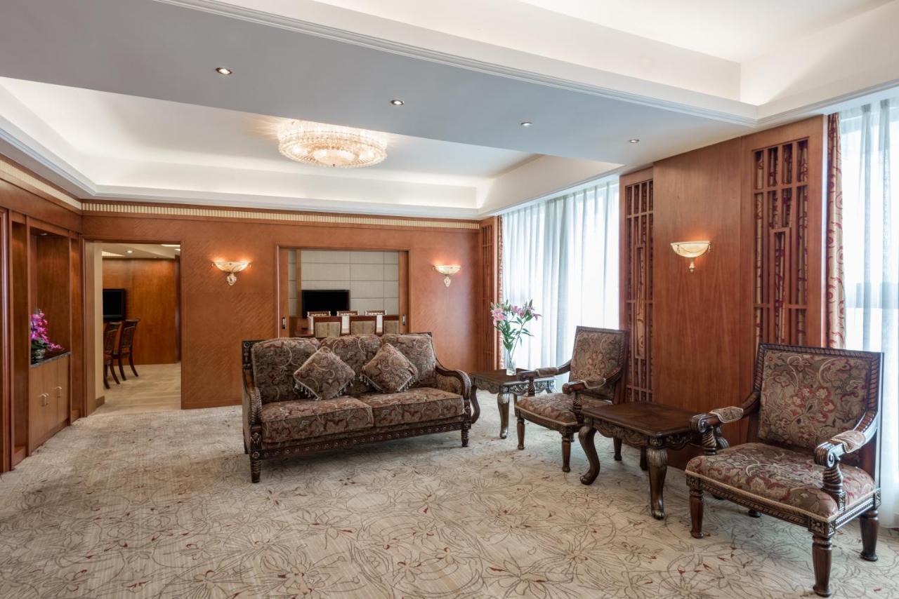 Crowne Plaza Zhanjiang Kang Yi, an IHG Hotel Bagian luar foto