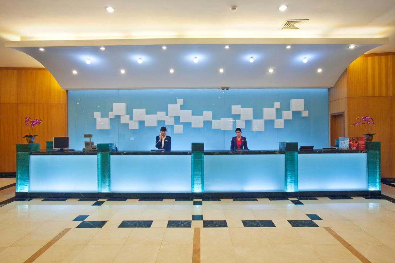 Crowne Plaza Zhanjiang Kang Yi, an IHG Hotel Bagian luar foto