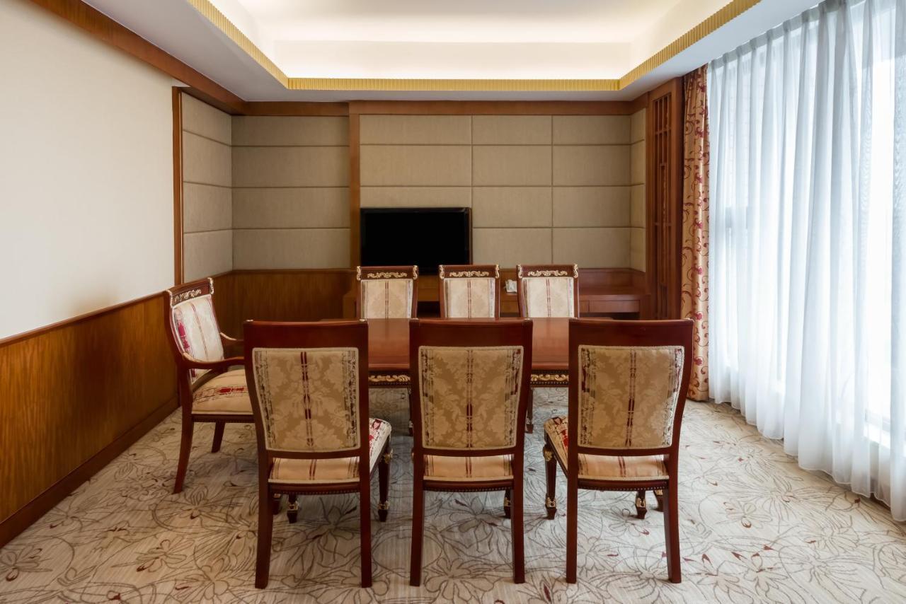 Crowne Plaza Zhanjiang Kang Yi, an IHG Hotel Bagian luar foto
