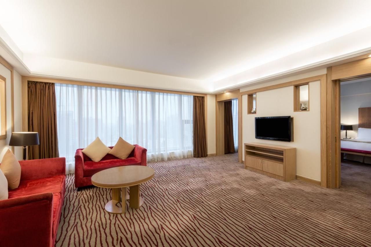 Crowne Plaza Zhanjiang Kang Yi, an IHG Hotel Bagian luar foto
