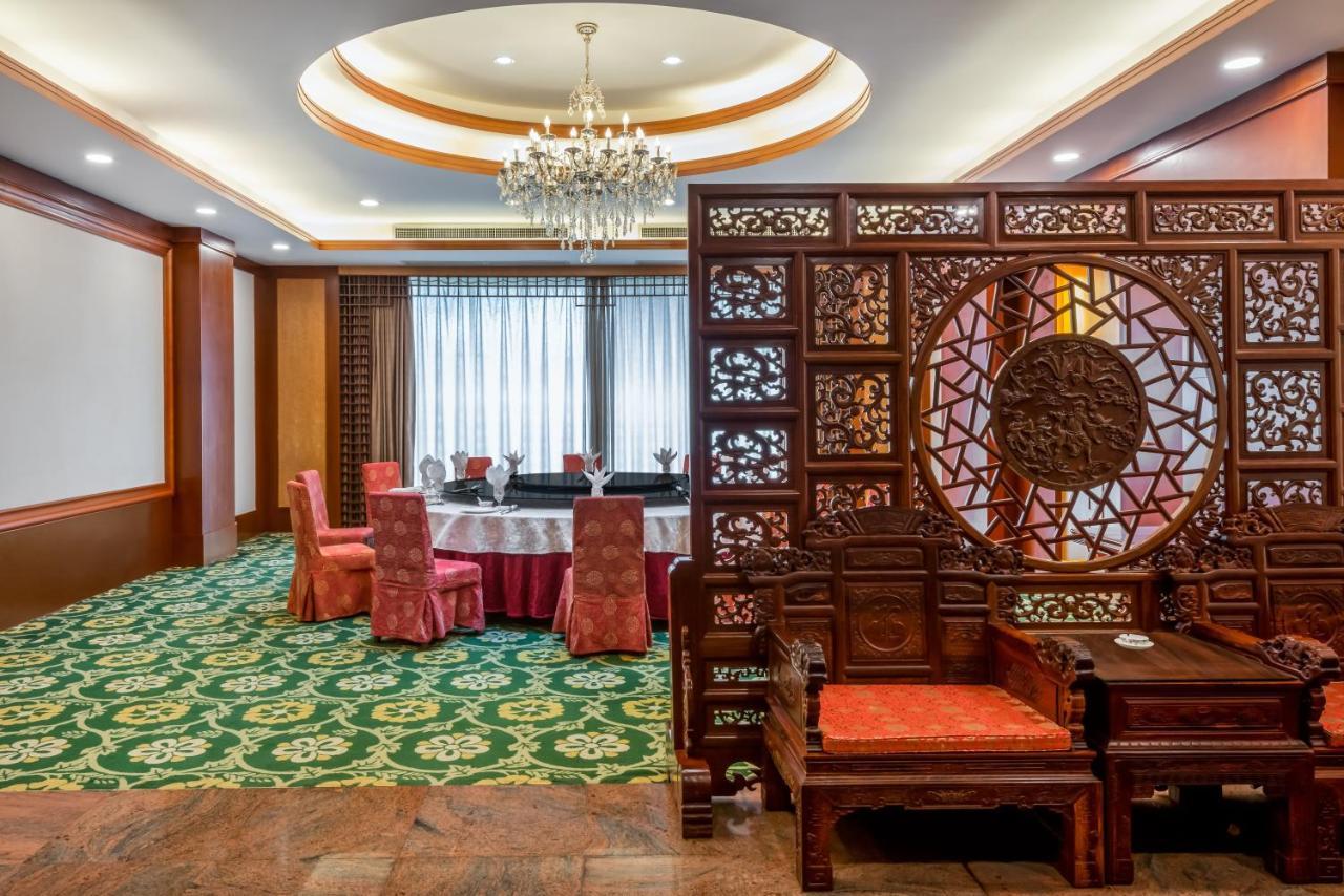Crowne Plaza Zhanjiang Kang Yi, an IHG Hotel Bagian luar foto