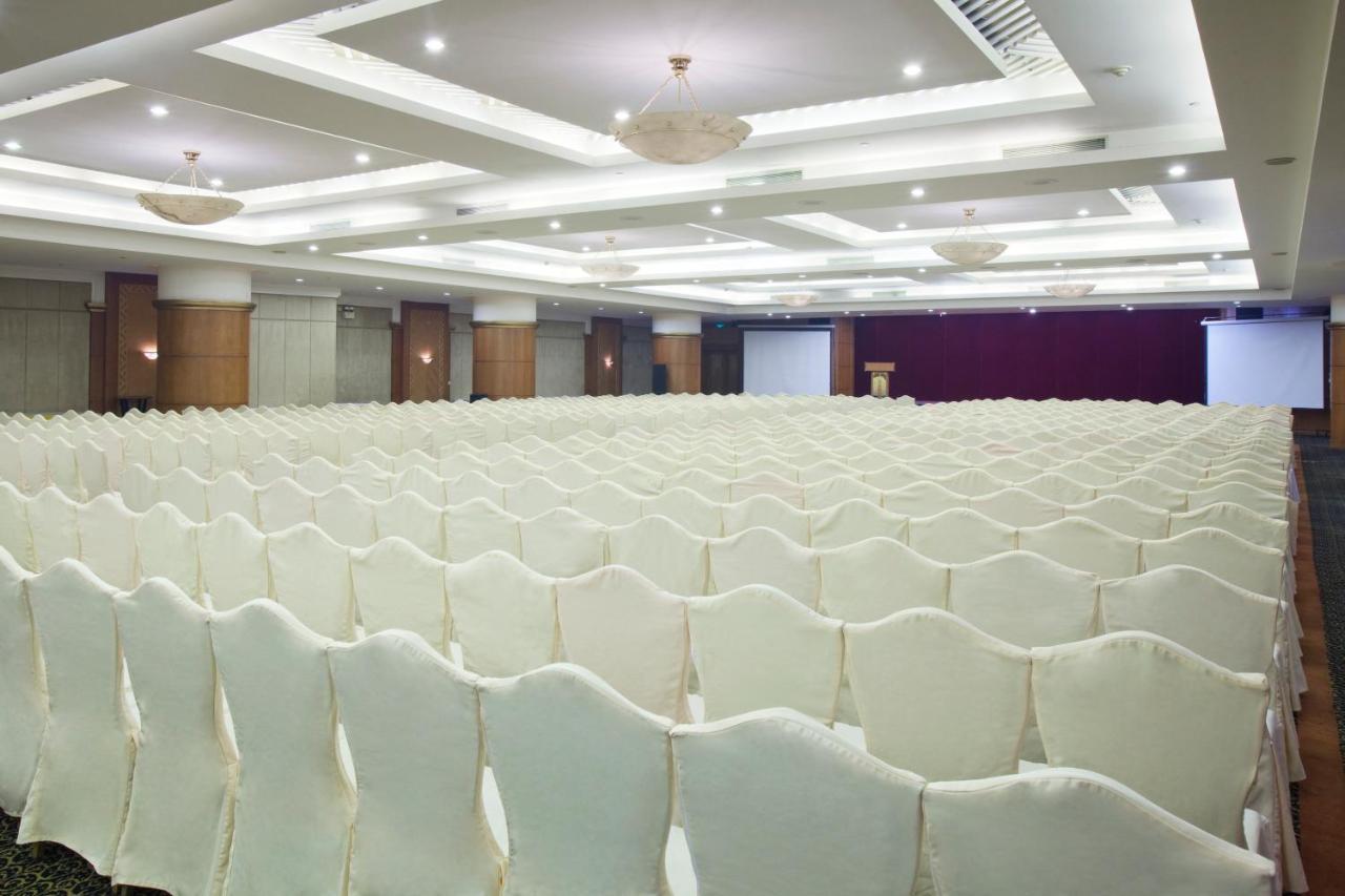 Crowne Plaza Zhanjiang Kang Yi, an IHG Hotel Bagian luar foto