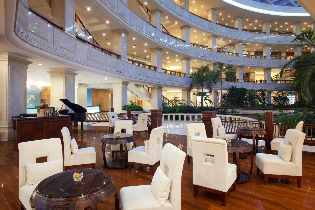 Crowne Plaza Zhanjiang Kang Yi, an IHG Hotel Bagian luar foto