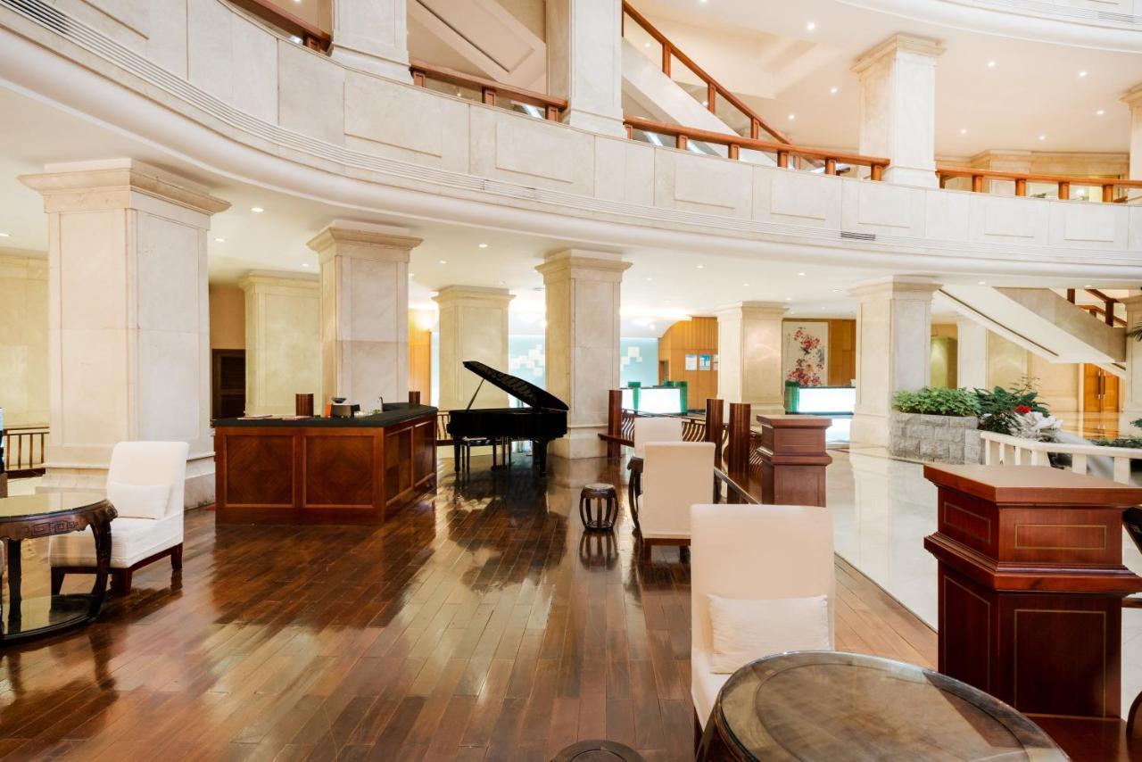Crowne Plaza Zhanjiang Kang Yi, an IHG Hotel Bagian luar foto