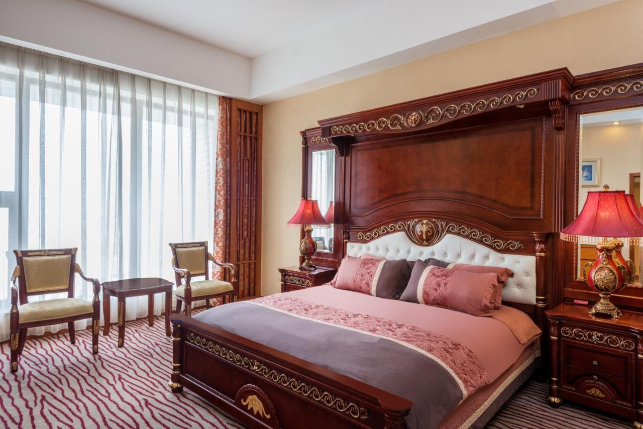 Crowne Plaza Zhanjiang Kang Yi, an IHG Hotel Bagian luar foto