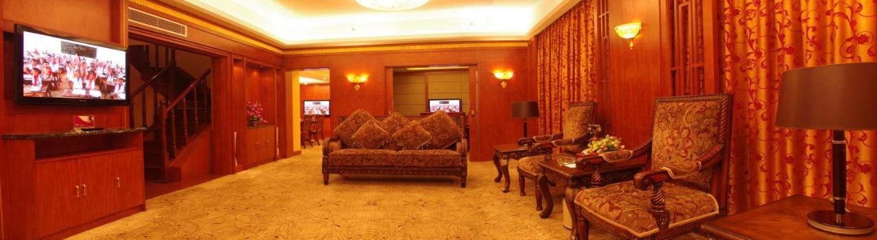 Crowne Plaza Zhanjiang Kang Yi, an IHG Hotel Bagian luar foto