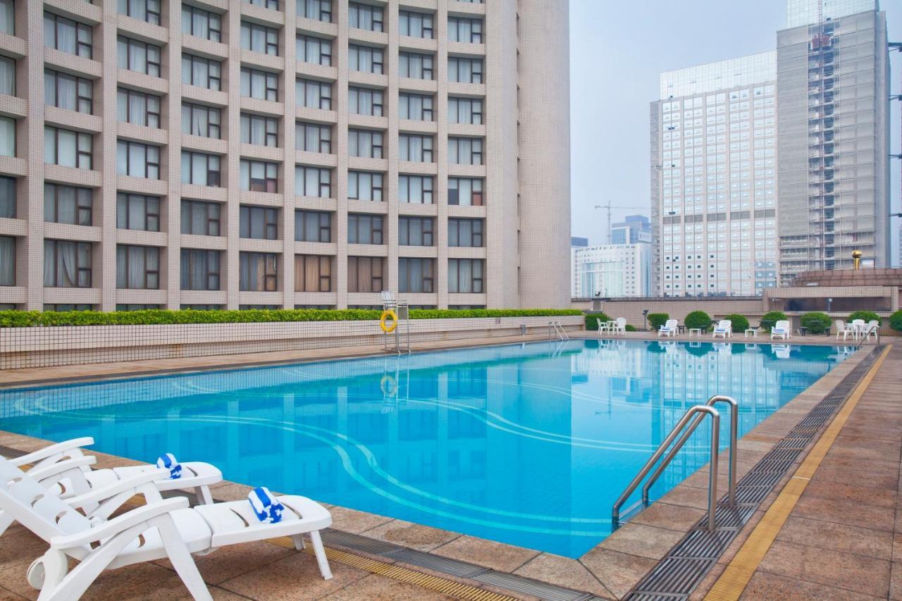 Crowne Plaza Zhanjiang Kang Yi, an IHG Hotel Bagian luar foto