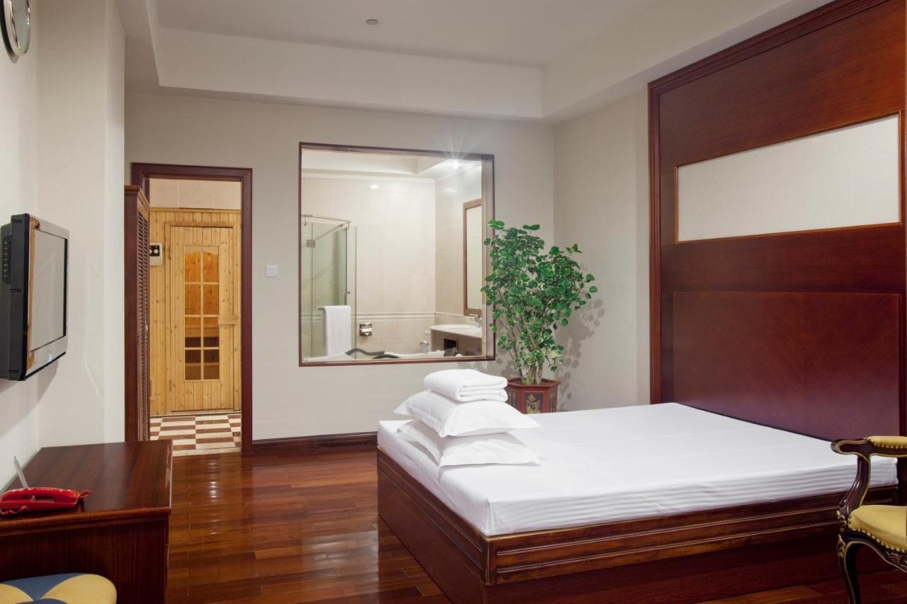 Crowne Plaza Zhanjiang Kang Yi, an IHG Hotel Bagian luar foto